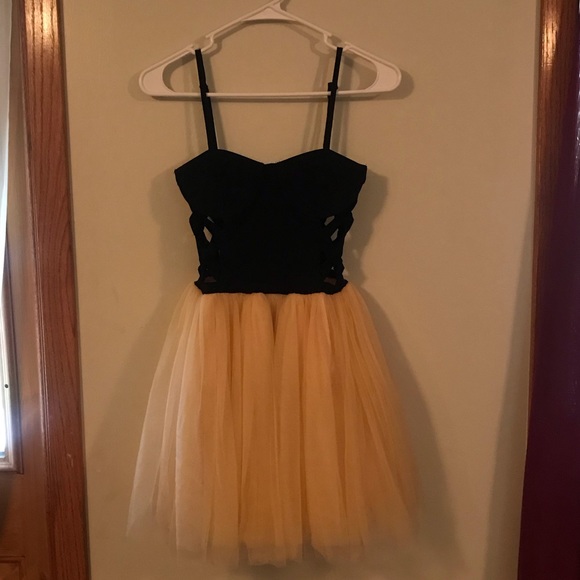 Cute tutu dress! - Picture 2 of 3